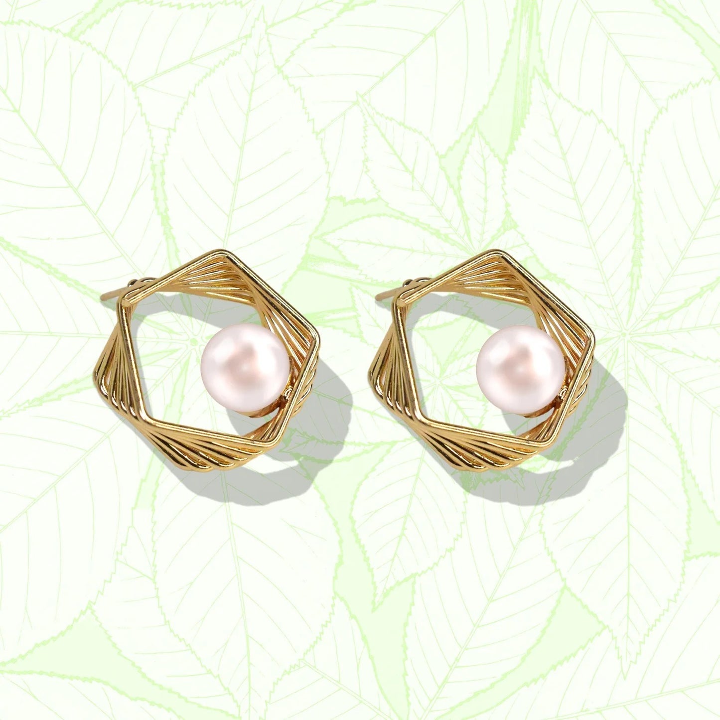 Elegant Twisted Gold Hoop Earrings with Lustrous Pearl – Timeless Designer Style